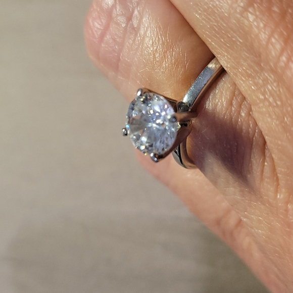 Sterling silver solitaire engagement ring - Picture 1 of 12